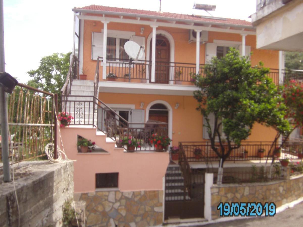 דירות Ágios Matthaíos George'S House מראה חיצוני תמונה